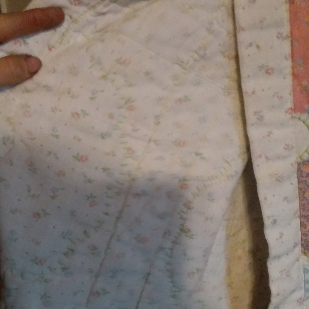 Handmade quilt - Picture 7 of 7